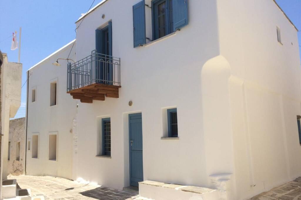 Traditional In Chora #2 *